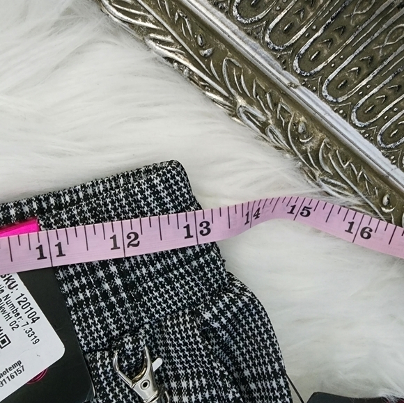 Shosho Plaid Chain Joggers Size Medium. New. - Picture 3 of 6